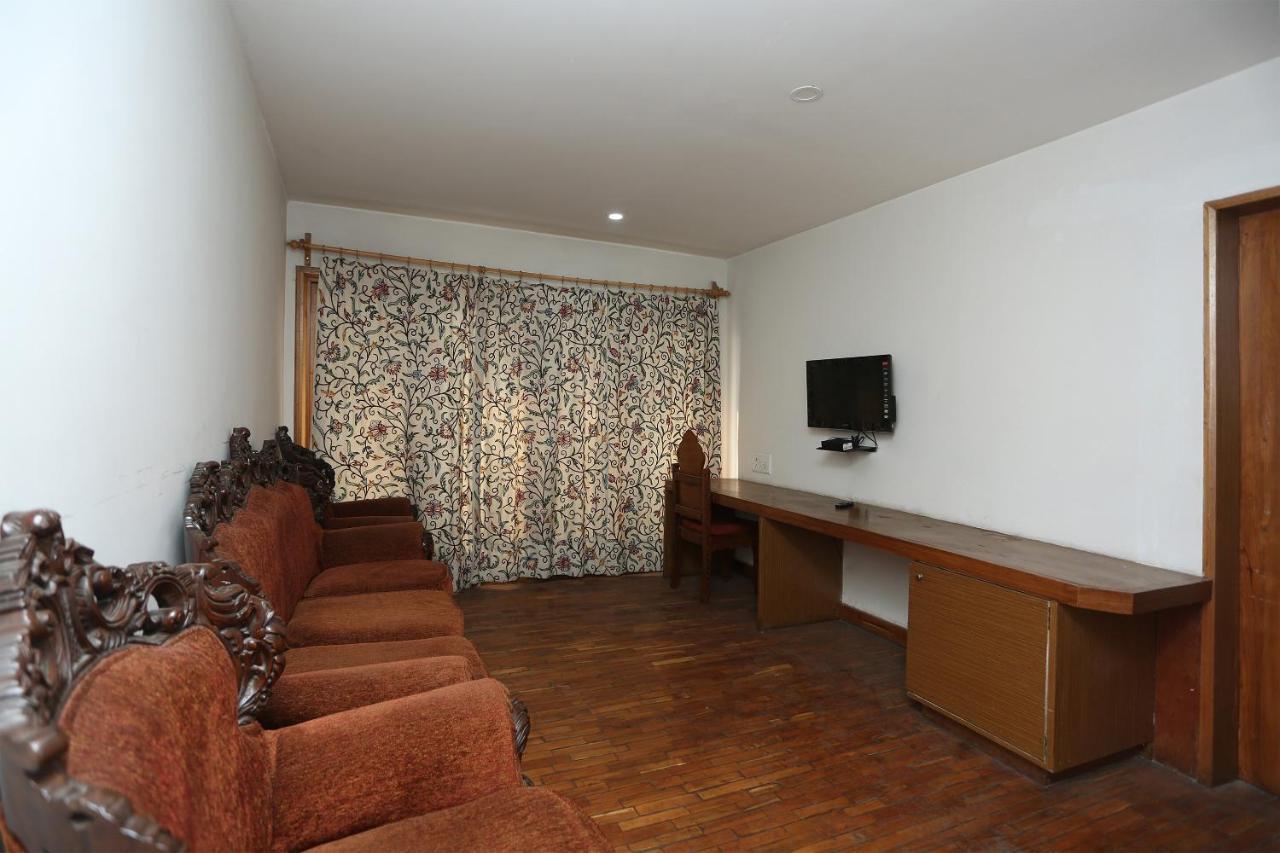 Oyo 27008 Paradise Gateway Hotell Srīnagar Eksteriør bilde