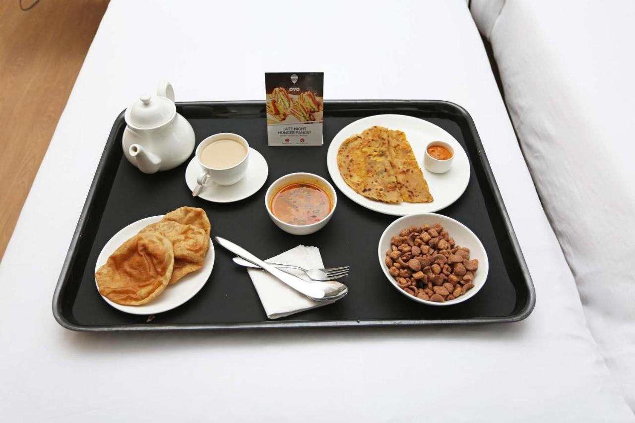 Oyo 27008 Paradise Gateway Hotell Srīnagar Eksteriør bilde